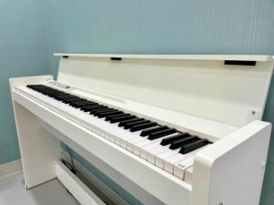 品川レンタルスタジオの無料備品88鍵盤電子ピアノ