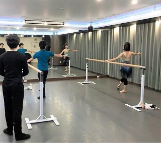 元Ｋバレエダンサー が教える バレエ教室 YK Ballet Class 品川レンタルスタジオ 東京 GATE STUDIO レッスン風景2